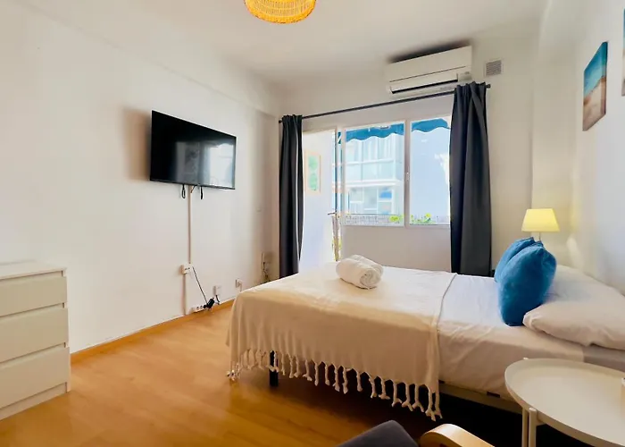 Estudio Centrico Con Balcon Y Piscina By South Costa